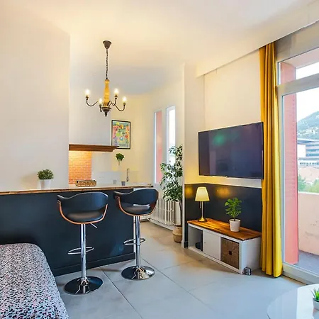 #3 Centre, Balcon, Lumineux, Stationnement Facile, Confort Appartement Toulon