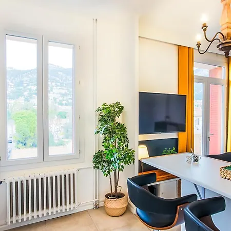 #3 Centre, Balcon, Lumineux, Stationnement Facile, Confort Toulon