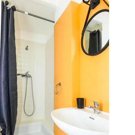 Appartement #3 Centre, Balcon, Lumineux, Stationnement Facile, Confort *